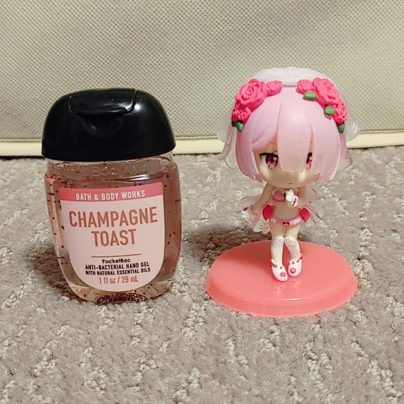 Chibi Anime Figure Bundle - Picture 6 of 7